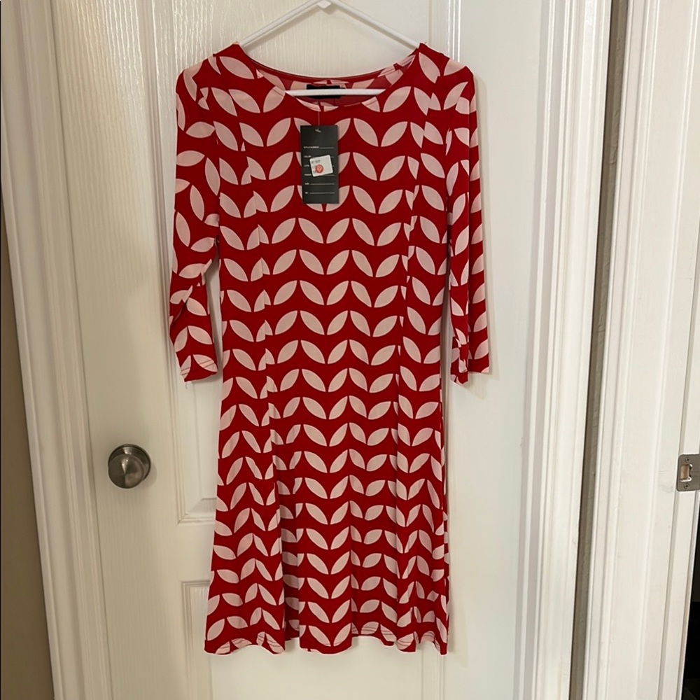 Reborn Red and White A-Line Dress with 3/4 Sleeves